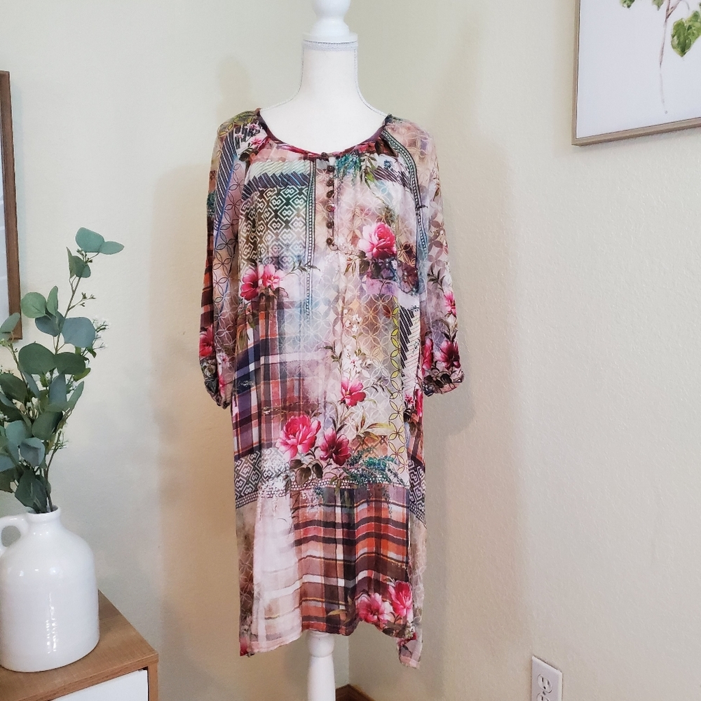Johnny Was printed tunic top! Size small.